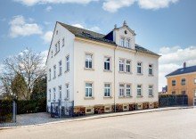 Hausansicht links Wundervolles Mehrfamilienhaus in Limbach-Oberfrohna zu verkaufen.