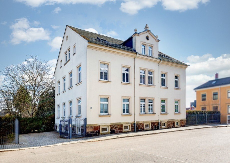 Hausansicht links Mehrfamilienhaus Limbach-Oberfrohna