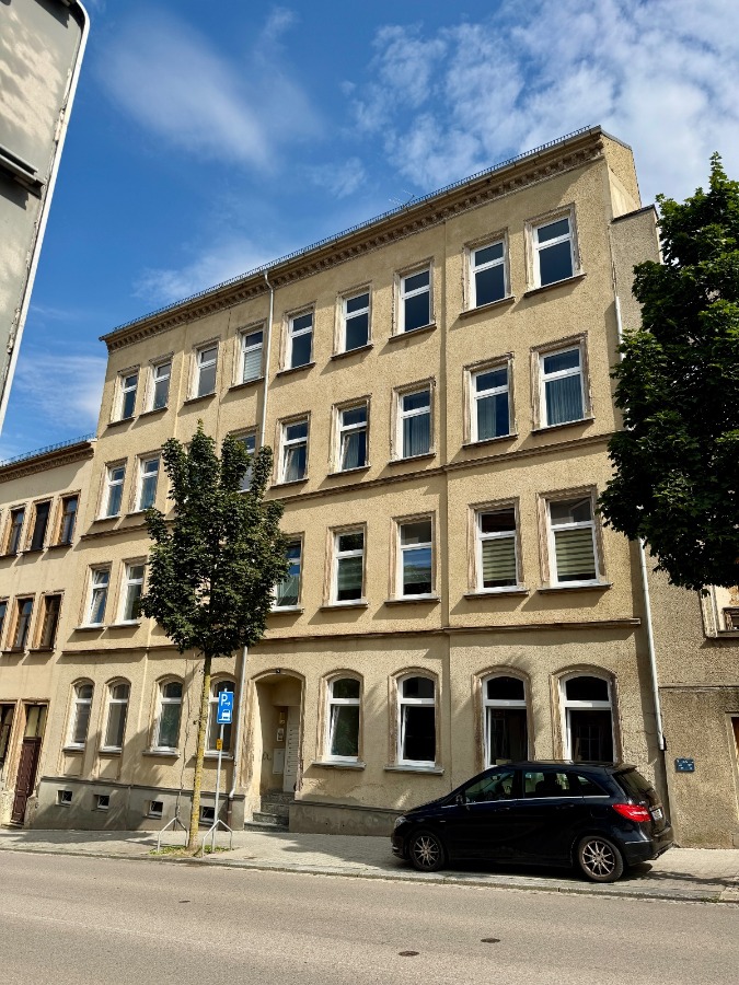Stra�enansicht v.r. Mehrfamilienhaus Frankenberg