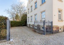 Einfahrt Wundervolles Mehrfamilienhaus in Limbach-Oberfrohna zu verkaufen.