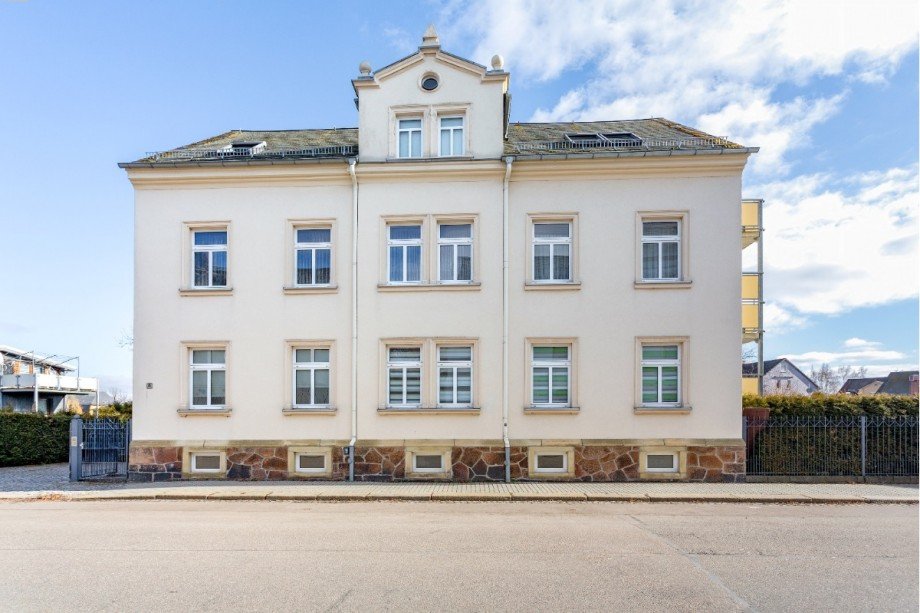 Vorderansicht Mehrfamilienhaus Limbach-Oberfrohna