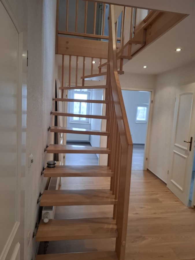 Treppe Wohnung DG Mehrfamilienhaus Limbach-Oberfrohna