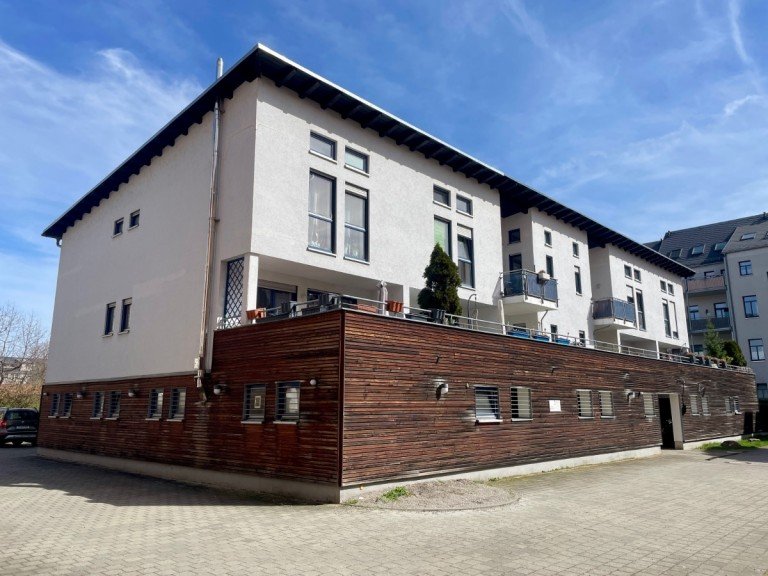 Hausansicht Chemnitz Terrassenwohnung unvermietet!! Terrassenwohnung mit Stellplatz in der Chemnitzer Innenstadt zu verkaufen