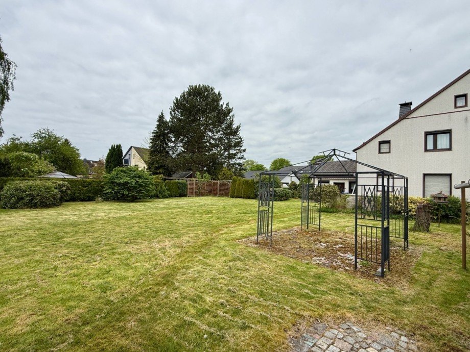 Gartenblick Doppelhaush�lfte Chemnitz