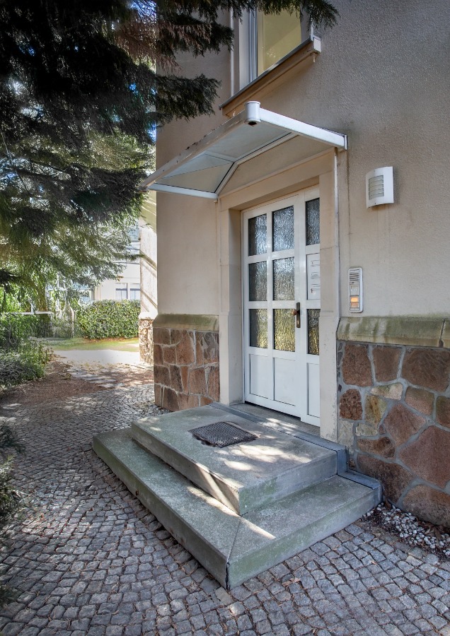 Eingangsbereich Mehrfamilienhaus Limbach-Oberfrohna